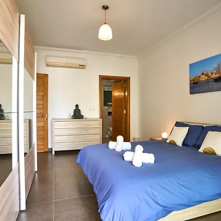 Fortcambridge 2br, Pool, Terrace * Sliema