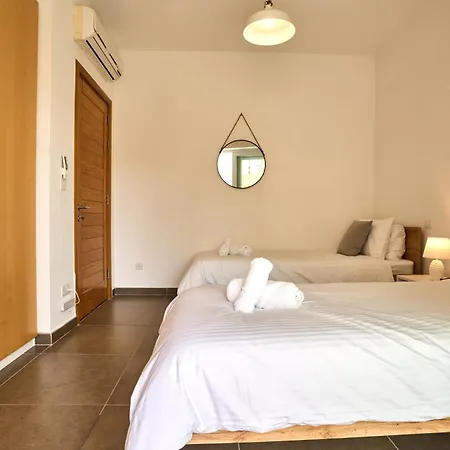 Fortcambridge 2br, Pool, Terrace Apartman Sliema