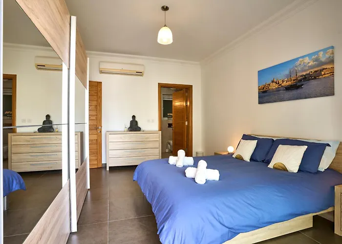 Fortcambridge 2br, Pool, Terrace * Sliema