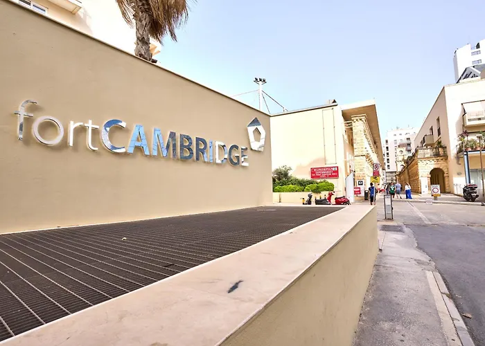 Fortcambridge 2br, Pool, Terrace Apartamento